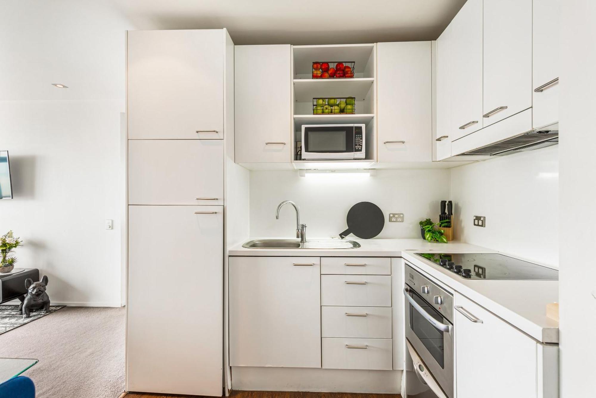 Luxury 2br In Cbd Pool, Gym, Prime Spot
